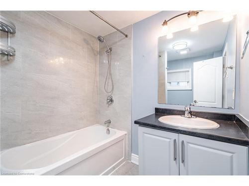 13 Hampstead Place, St. Catharines, ON - Indoor Photo Showing Bathroom