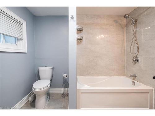 13 Hampstead Place, St. Catharines, ON - Indoor Photo Showing Bathroom