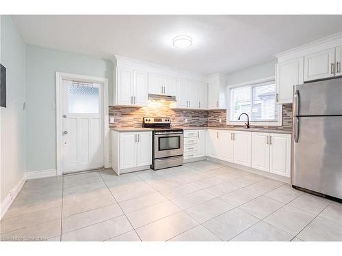 13 Hampstead Place, St. Catharines, ON - Indoor Photo Showing Kitchen