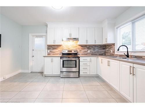 13 Hampstead Place, St. Catharines, ON - Indoor Photo Showing Kitchen