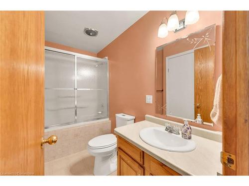 657 Haldimand 17 Road, Haldimand County, ON - Indoor Photo Showing Bathroom