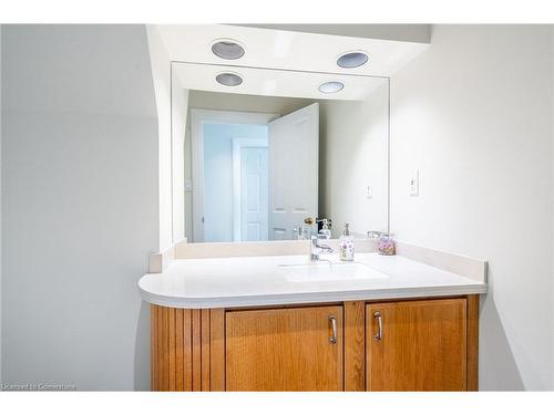 774 Old Dundas Road, Ancaster, ON - Indoor Photo Showing Bathroom