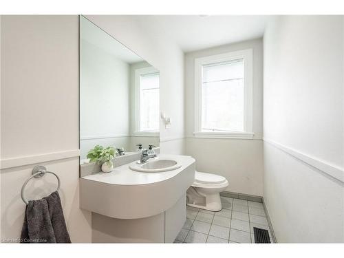 774 Old Dundas Road, Ancaster, ON - Indoor Photo Showing Bathroom