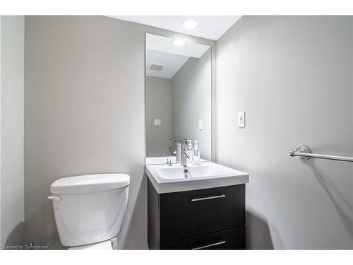 774 Old Dundas Road, Ancaster, ON - Indoor Photo Showing Bathroom