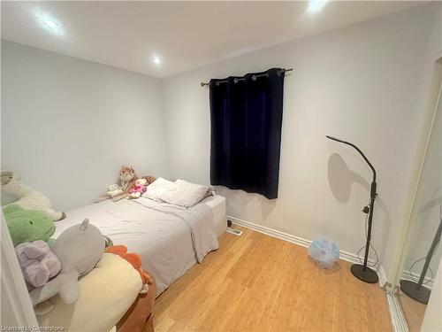 70 Ellis Avenue, Hamilton, ON - Indoor Photo Showing Bedroom