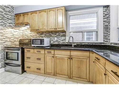 5 Bartlett Street, St. Catharines, ON - Indoor Photo Showing Kitchen