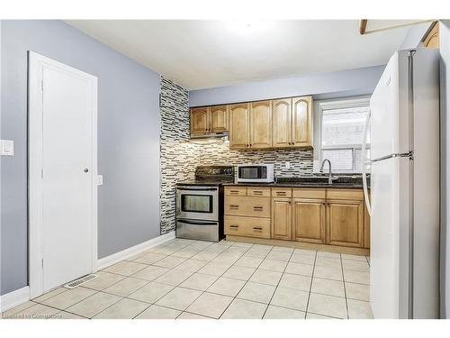 5 Bartlett Street, St. Catharines, ON - Indoor Photo Showing Kitchen