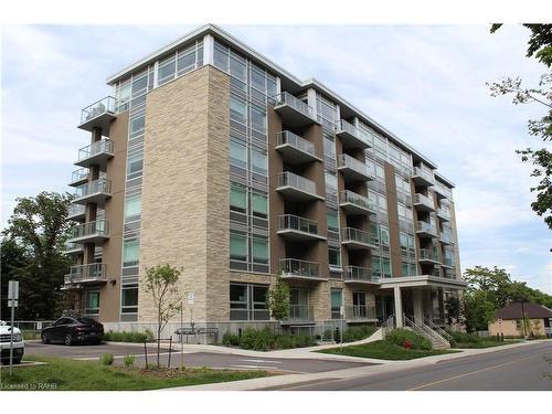 308-479 Charlton Avenue E, Hamilton, ON - Outdoor With Balcony With Facade