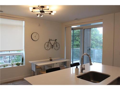 308-479 Charlton Avenue E, Hamilton, ON - Indoor Photo Showing Kitchen