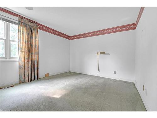 1243 Nathaniel Crescent, Burlington, ON - Indoor Photo Showing Other Room