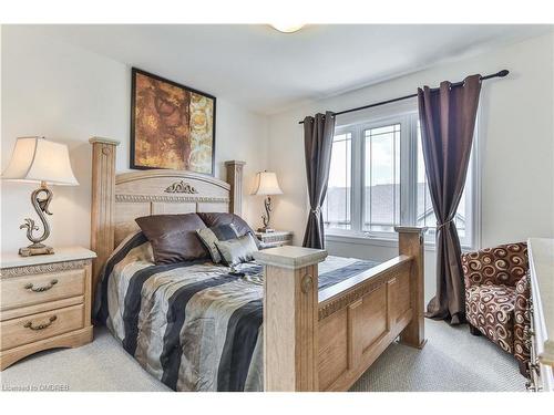 172-77 Diana Avenue, Brantford, ON - Indoor Photo Showing Bedroom