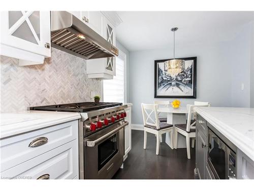 36 Cumberland Drive, Mississauga, ON - Indoor Photo Showing Kitchen