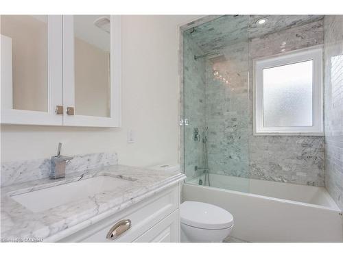 36 Cumberland Drive, Mississauga, ON - Indoor Photo Showing Bathroom