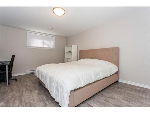 36 Cumberland Drive, Mississauga, ON - Indoor Photo Showing Bedroom