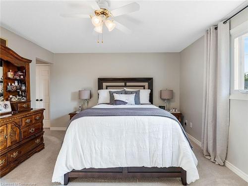 2079 Hunters Wood Drive, Burlington, ON - Indoor Photo Showing Bedroom