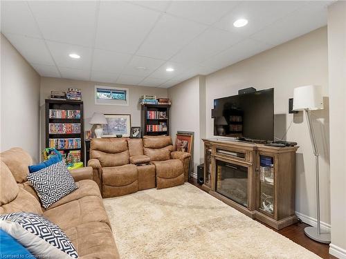 2079 Hunters Wood Drive, Burlington, ON - Indoor Photo Showing Basement