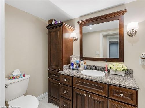 2079 Hunters Wood Drive, Burlington, ON - Indoor Photo Showing Bathroom