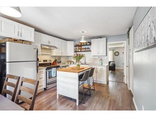 B-2101 Meadowbrook Road, Burlington, ON - Indoor Photo Showing Kitchen