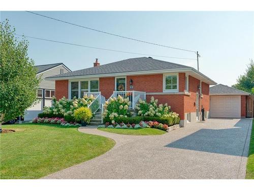 27 Hoover Crescent, Hamilton, ON - Outdoor