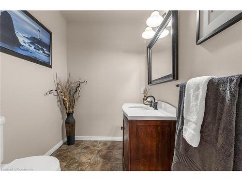 8301 Mullen Court, Niagara Falls, ON - Indoor Photo Showing Bathroom