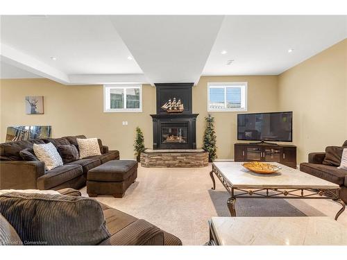 8301 Mullen Court, Niagara Falls, ON - Indoor Photo Showing Living Room With Fireplace