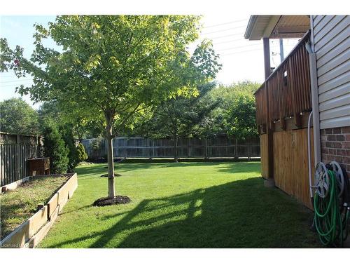 8301 Mullen Court, Niagara Falls, ON - Outdoor With Backyard