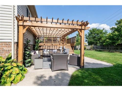 8301 Mullen Court, Niagara Falls, ON - Outdoor