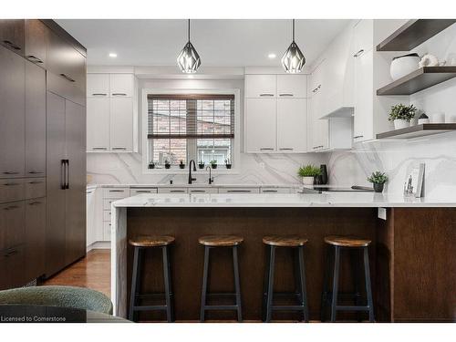 3223 Lakeshore Road, Burlington, ON - Indoor Photo Showing Kitchen With Upgraded Kitchen