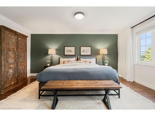 3223 Lakeshore Road, Burlington, ON - Indoor Photo Showing Bedroom