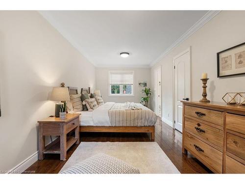 3223 Lakeshore Road, Burlington, ON - Indoor Photo Showing Bedroom