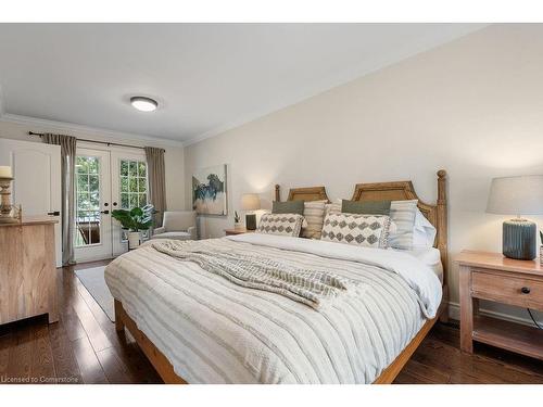 3223 Lakeshore Road, Burlington, ON - Indoor Photo Showing Bedroom