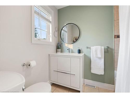 3223 Lakeshore Road, Burlington, ON - Indoor Photo Showing Bathroom