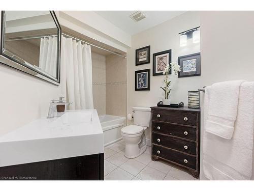 3223 Lakeshore Road, Burlington, ON - Indoor Photo Showing Bathroom