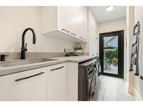 3223 Lakeshore Road, Burlington, ON - Indoor Photo Showing Kitchen