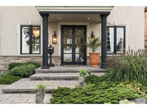 3223 Lakeshore Road, Burlington, ON - Outdoor