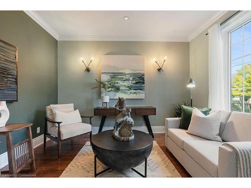 3223 Lakeshore Road, Burlington, ON - Indoor Photo Showing Living Room