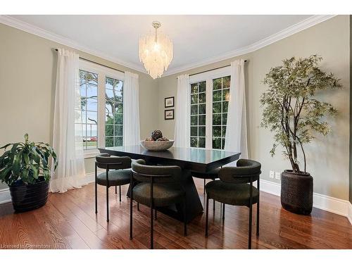 3223 Lakeshore Road, Burlington, ON - Indoor Photo Showing Dining Room