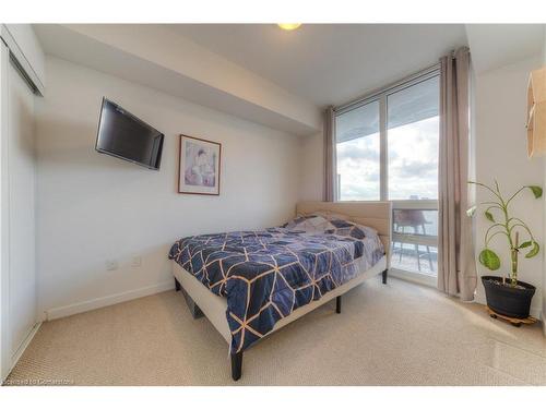 401-52 Forest Manor Road, North York, ON - Indoor Photo Showing Bedroom