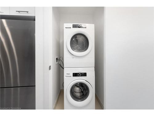 703-385 Winston Road, Grimsby, ON - Indoor Photo Showing Laundry Room