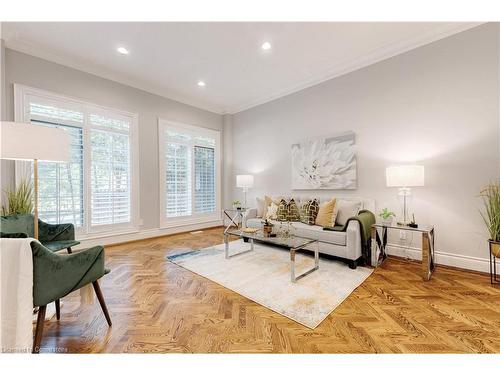 242 Belvenia Road, Burlington, ON - Indoor Photo Showing Living Room