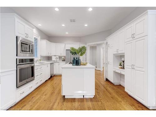 242 Belvenia Road, Burlington, ON - Indoor Photo Showing Kitchen