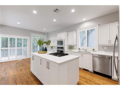 242 Belvenia Road, Burlington, ON - Indoor Photo Showing Kitchen With Upgraded Kitchen