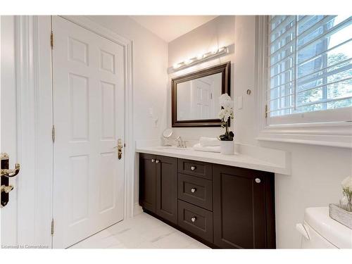 242 Belvenia Road, Burlington, ON - Indoor Photo Showing Bathroom