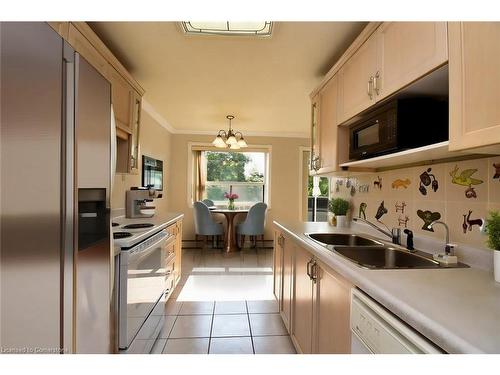 401-2411 New Street, Burlington, ON - Indoor Photo Showing Kitchen With Double Sink