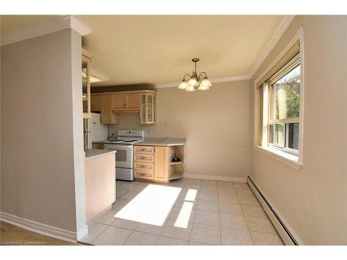 401-2411 New Street, Burlington, ON - Indoor Photo Showing Kitchen