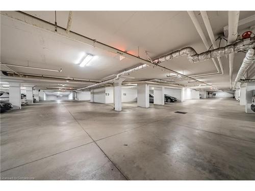 802-90 Charlton Avenue W, Hamilton, ON - Indoor Photo Showing Garage