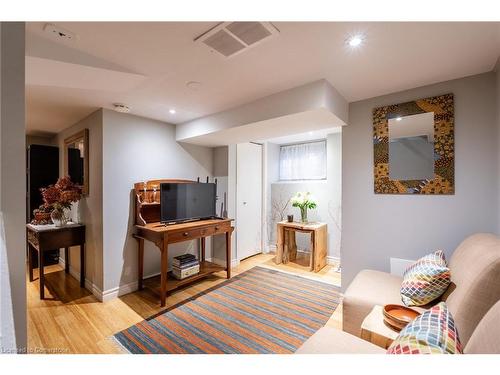 141 Markland Street, Hamilton, ON - Indoor Photo Showing Bedroom