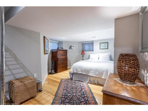 141 Markland Street, Hamilton, ON - Indoor Photo Showing Bedroom