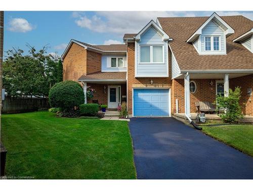 16 Hunters Court, Fonthill, ON - Outdoor With Facade