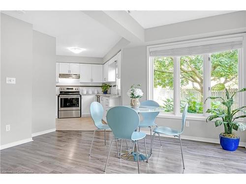 16 Hunters Court, Fonthill, ON - Indoor Photo Showing Dining Room